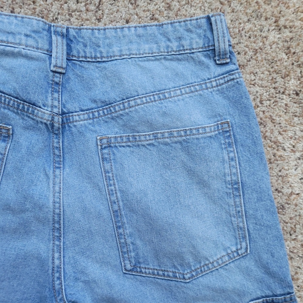H&M Divided Women Light Wash Wide Leg Cargo Carpenter Jeans 8 - Picture 10 of 10